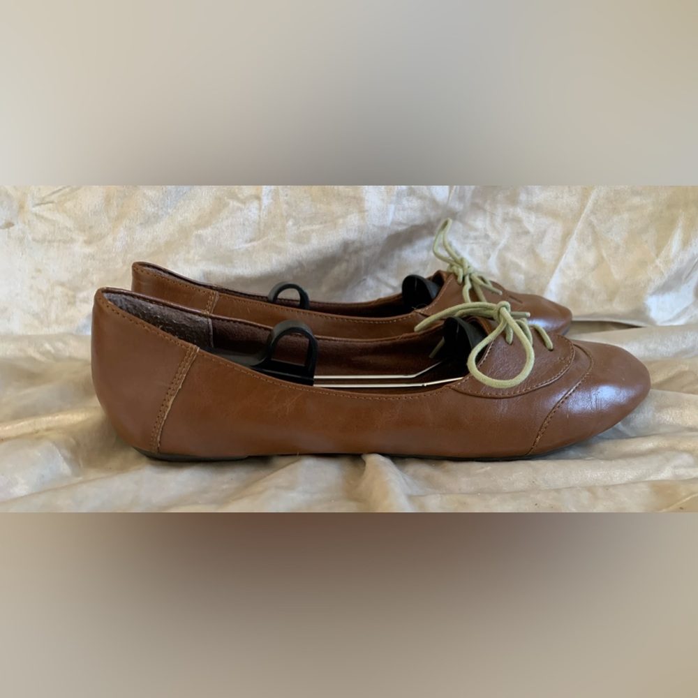 Camel colored Steve Madden flats